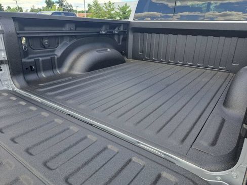 New 2026 RAM 1500 4x4 Crew Cab image 26
