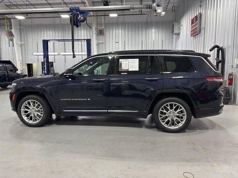 Used 2024 Jeep Grand Cherokee L Summit w/ Rear Seat Video Group I image 2