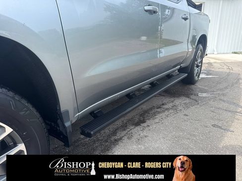 Used 2023 Chevrolet Silverado 1500 LT AWD/4WD image 6