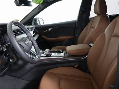 Used 2024 Audi Q8 Premium Plus image 19