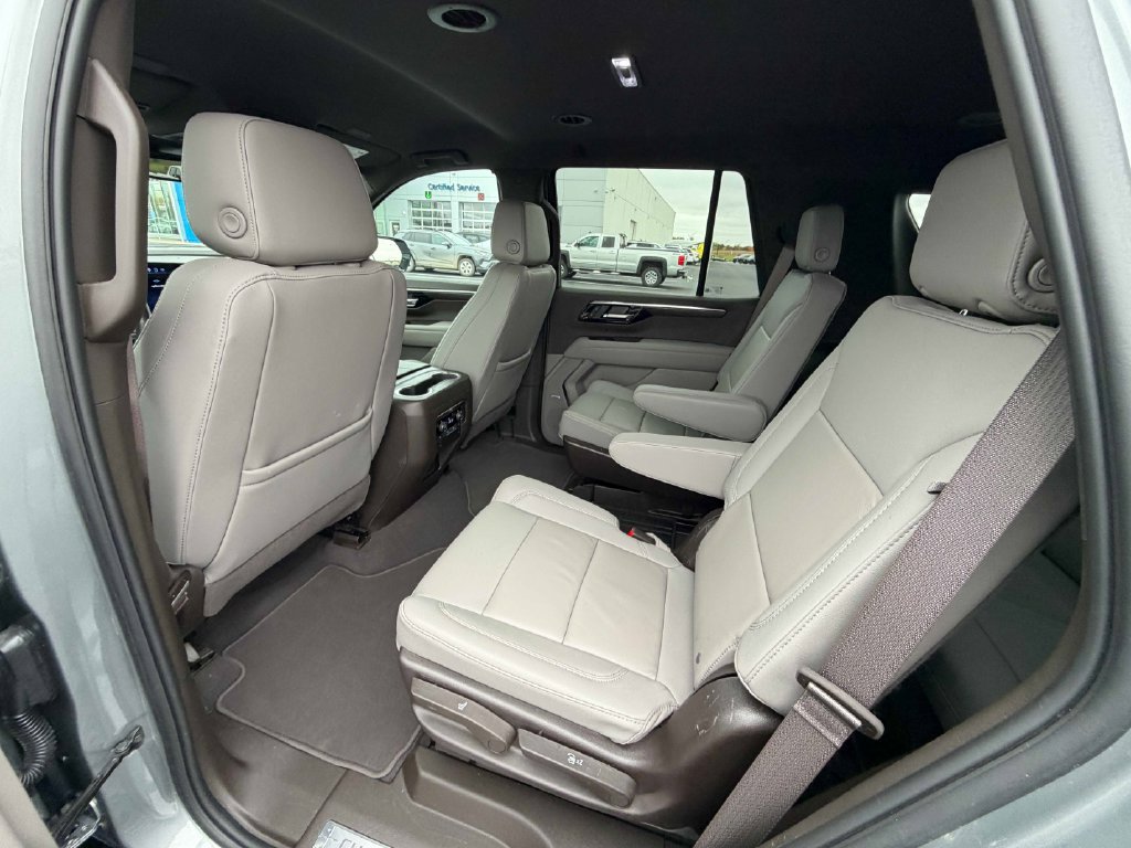 Used 2025 Chevrolet Tahoe Z71 w/ Comfort Package AWD/4WD image 19