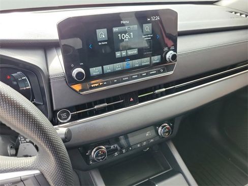 Used 2024 Mitsubishi Outlander image 24