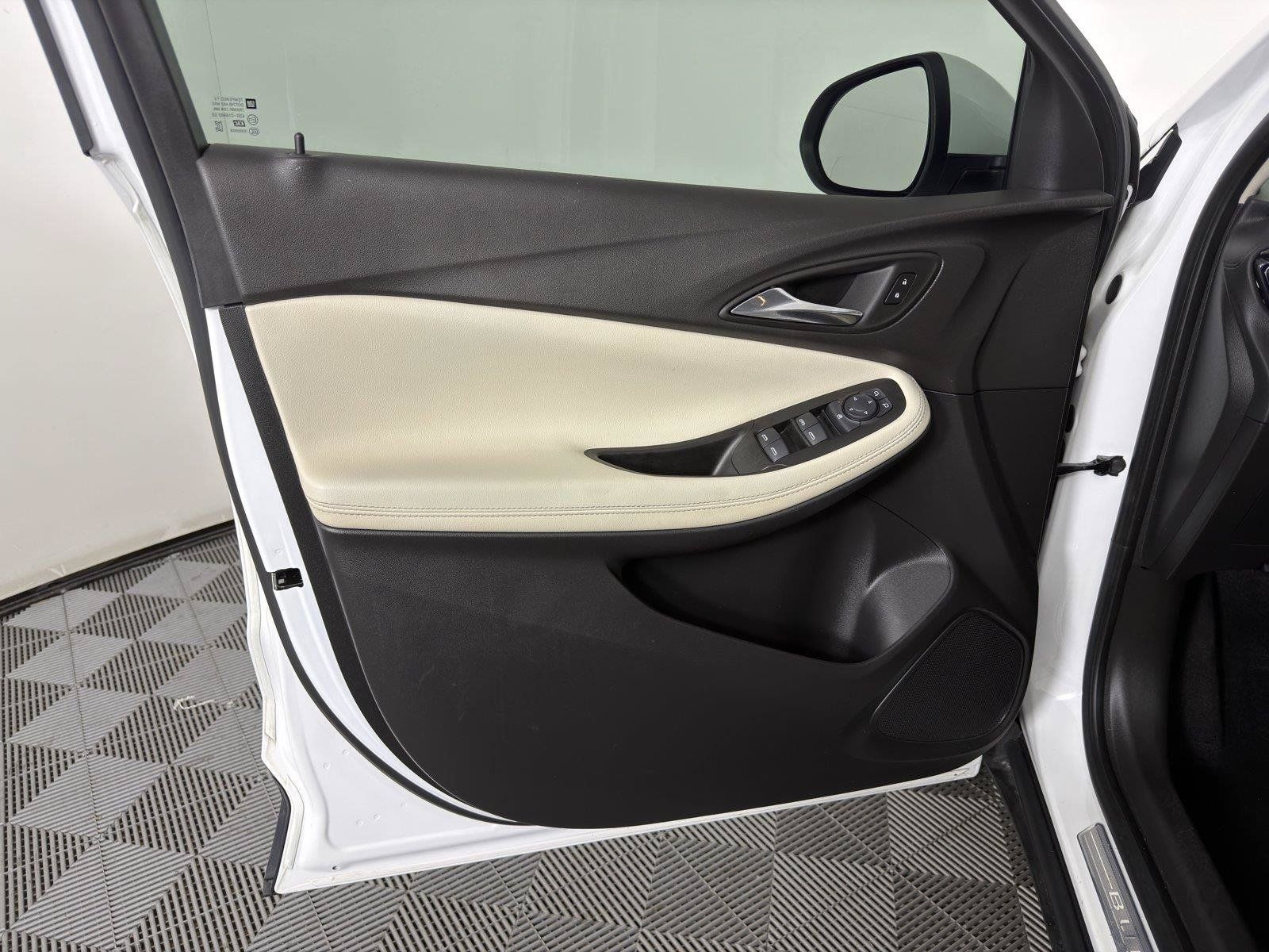 Certified 2023 Buick Encore GX Select FWD image 8