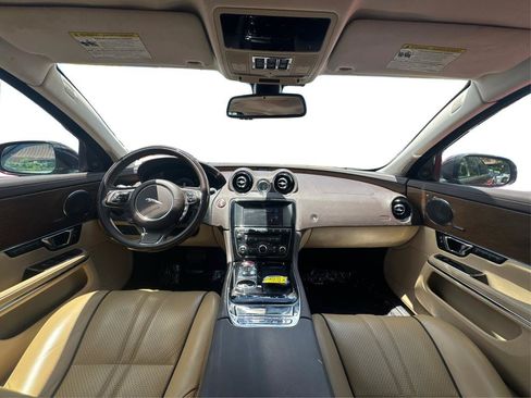 Used 2016 Jaguar XJ Supercharged RWD image 17