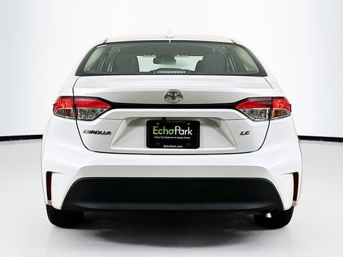 Used 2025 Toyota Corolla LE image 7