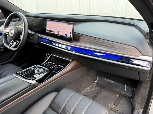 Used 2023 BMW i7 xDrive60 image 15