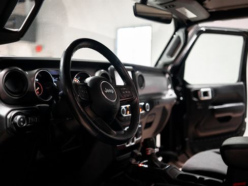 Used 2022 Jeep Gladiator Sport image 22