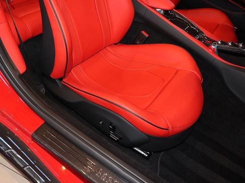 Certified 2022 Ferrari Portofino M image 34