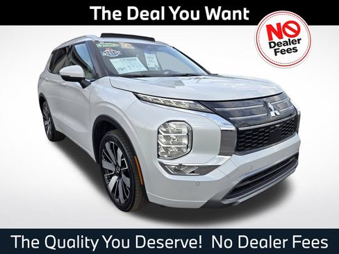 Used 2025 Mitsubishi Outlander SEL FWD image 1