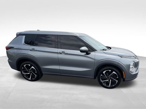 Used 2022 Mitsubishi Outlander SEL AWD/4WD image 2