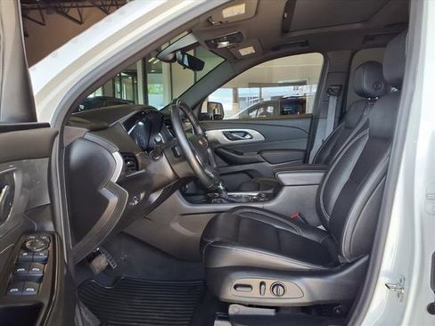 Used 2023 Chevrolet Traverse LT w/ LT Premium Package image 14