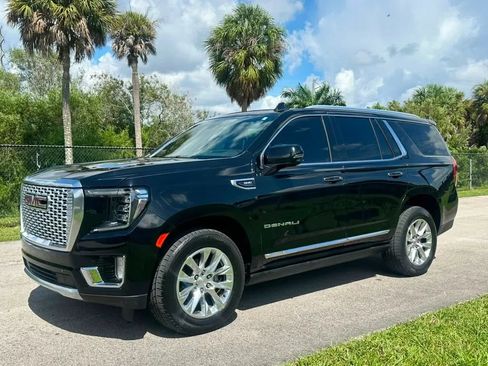 Used 2021 GMC Yukon Denali w/ Denali Premium Package AWD/4WD image 9