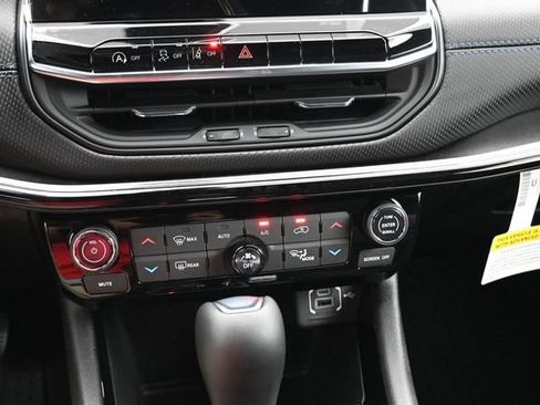New 2026 Jeep Compass Latitude AWD/4WD image 8