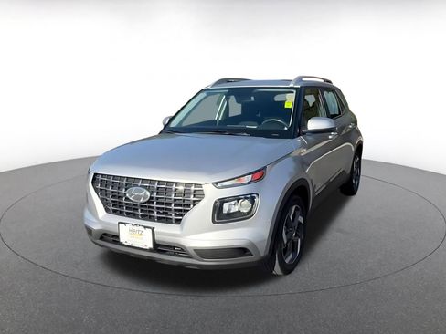 Used 2025 Hyundai Venue SEL image 7