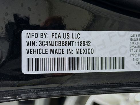 Used 2022 Jeep Compass Latitude FWD image 32