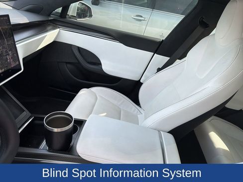 Used 2022 Tesla Model S Plaid image 8