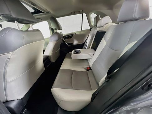 Used 2020 Toyota RAV4 Limited AWD/4WD image 24