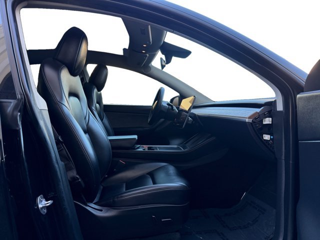 Used 2022 Tesla Model Y Performance AWD/4WD image 12
