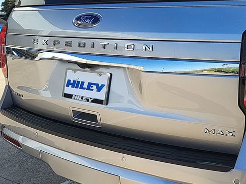 Used 2024 Ford Expedition Max Limited image 33
