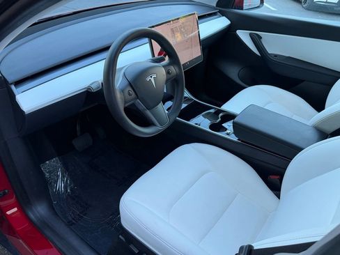 Used 2021 Tesla Model Y Long Range AWD/4WD image 24