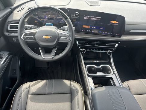 New 2026 Chevrolet Traverse High Country w/ LPO, Floor Liner Package FWD image 24