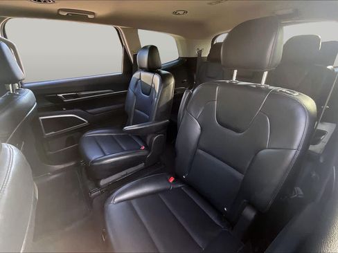 Used 2020 Kia Telluride S FWD image 20