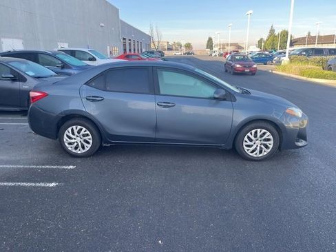 Used 2019 Toyota Corolla LE image 4