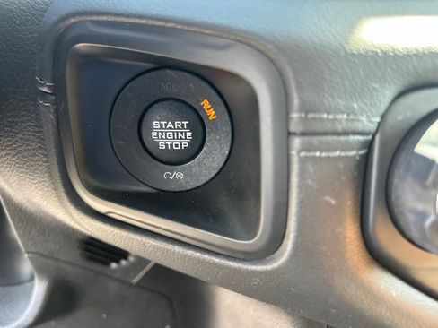 Used 2024 Jeep Wrangler Unlimited Sahara w/ Safety Group AWD/4WD image 41