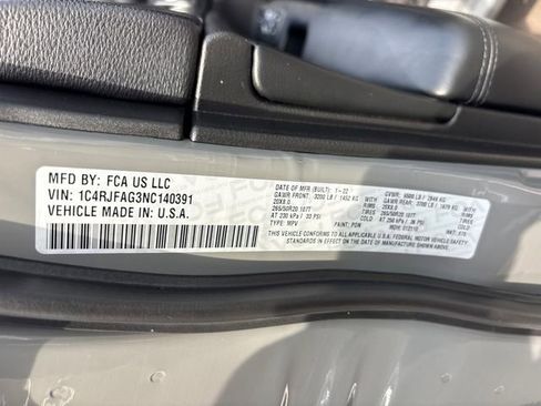 Used 2022 Jeep Grand Cherokee Laredo X image 36