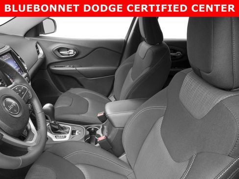 Used 2017 Jeep Cherokee Latitude w/ Comfort/Convenience Group FWD image 6