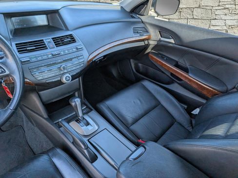 Used 2011 Honda Accord EX-L image 17