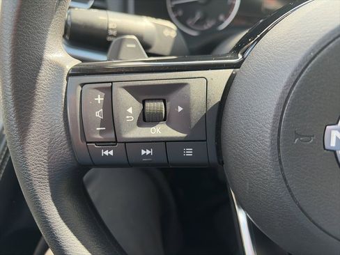 Used 2023 Nissan Rogue SV AWD/4WD image 15