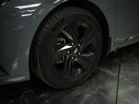 Used 2023 Hyundai Elantra SEL FWD image 3