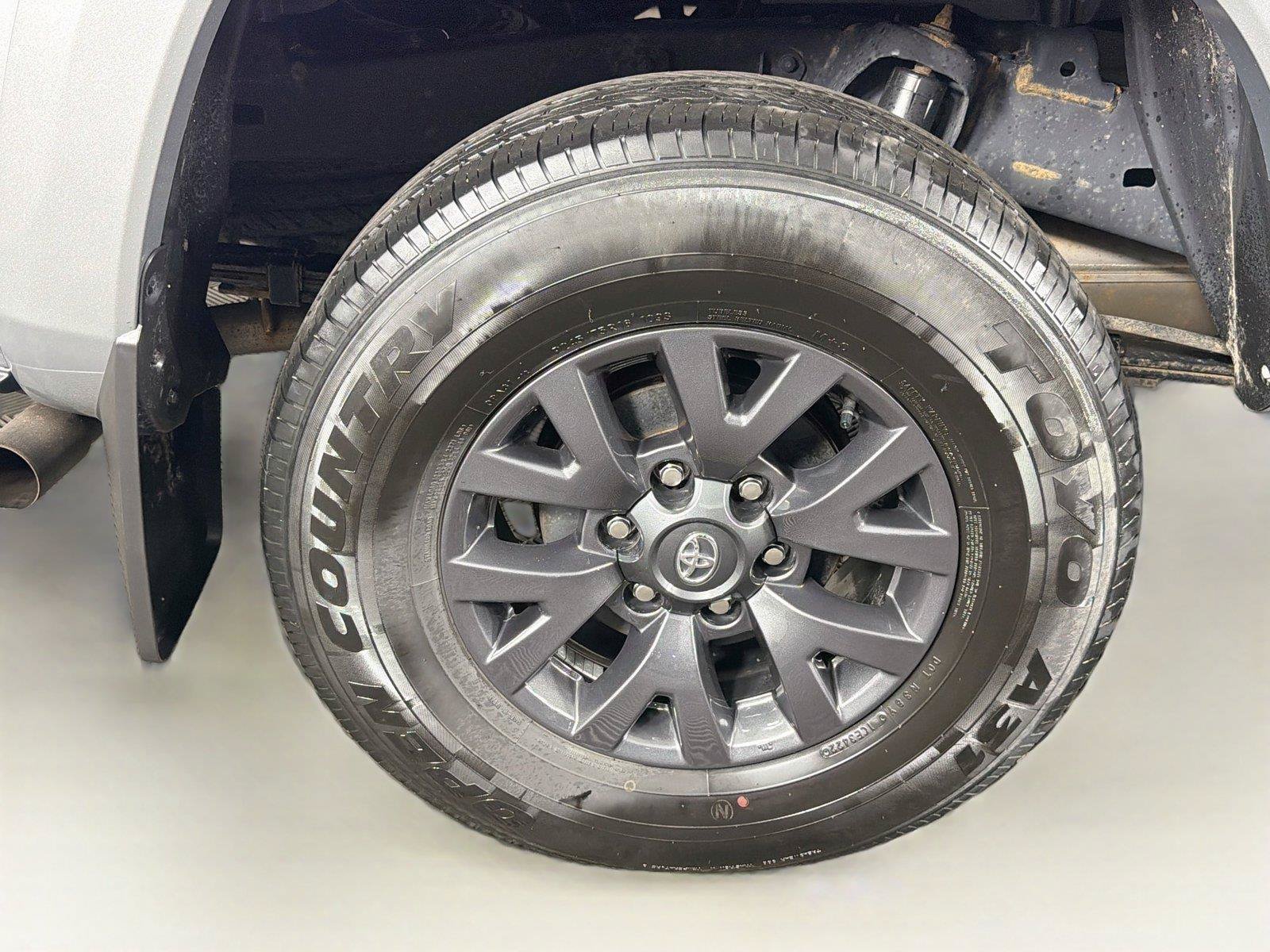 Used 2023 Toyota Tacoma SR5 AWD/4WD image 33