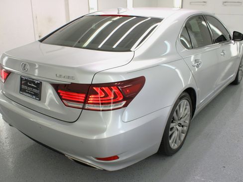Used 2016 Lexus LS 460 image 9