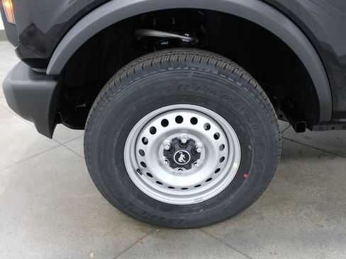 New 2025 Ford Bronco 4-Door AWD/4WD image 30