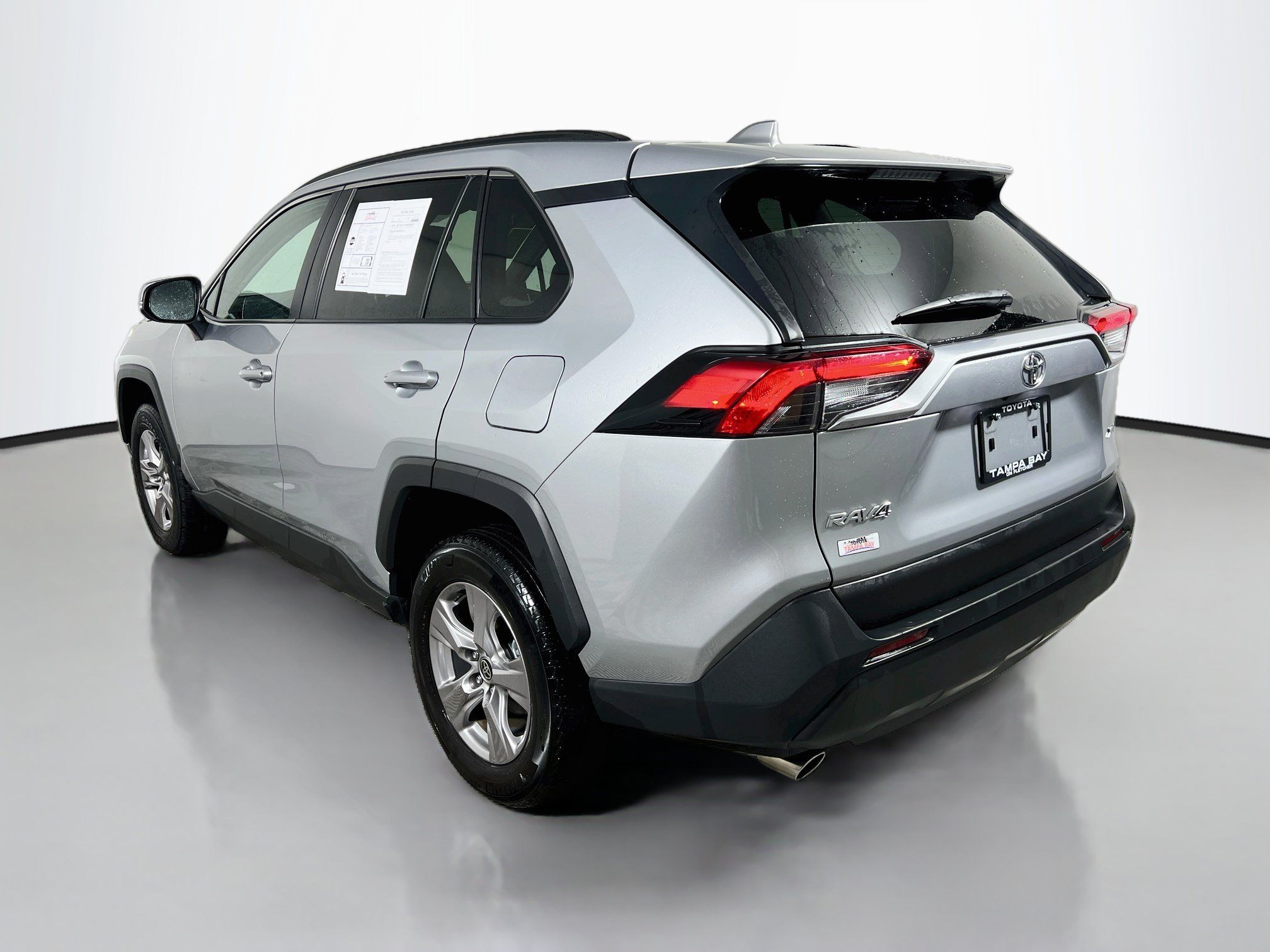 Used 2025 Toyota RAV4 XLE FWD image 8