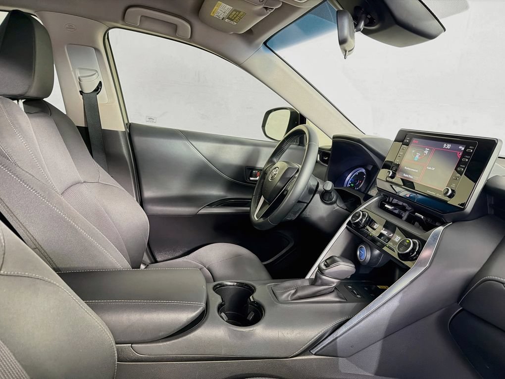 Used 2021 Toyota Venza LE AWD/4WD image 32