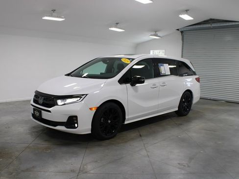 Used 2025 Honda Odyssey Sport-L image 4