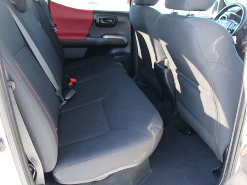 Used 2019 Toyota Tacoma SR5 image 18