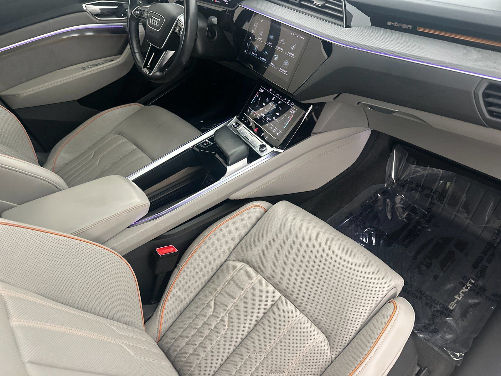 Used 2024 Audi Q8 e-tron Prestige w/ Prestige Package AWD/4WD image 15