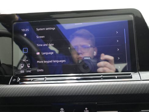 Used 2024 Volkswagen Golf R image 55