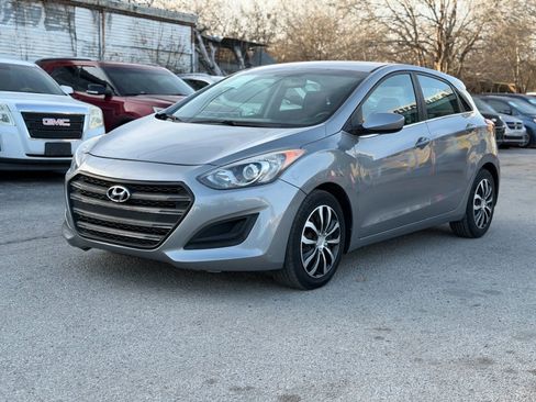 Used 2016 Hyundai Elantra GT image 3
