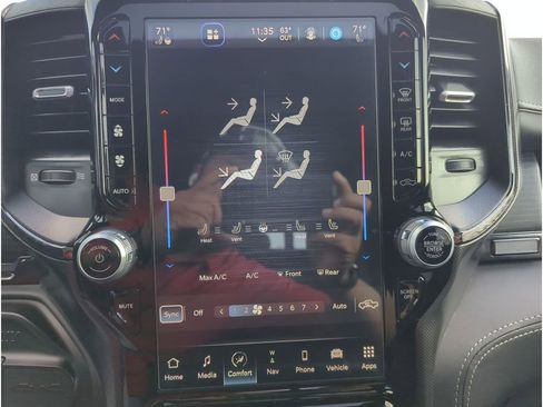 Used 2024 RAM 2500 Limited image 26