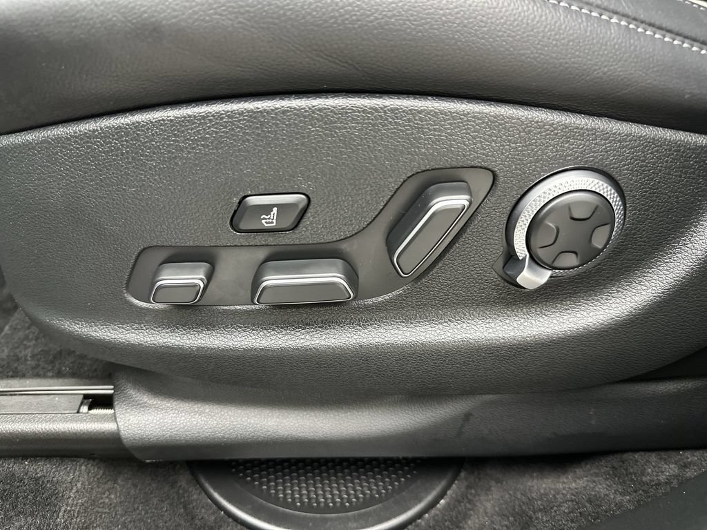 Certified 2026 Genesis GV80 2.5T Prestige AWD/4WD image 12