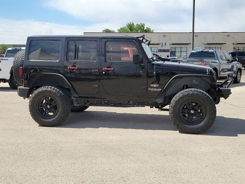 Used 2013 Jeep Wrangler Unlimited Sahara w/ Trailer Tow Group AWD/4WD image 5