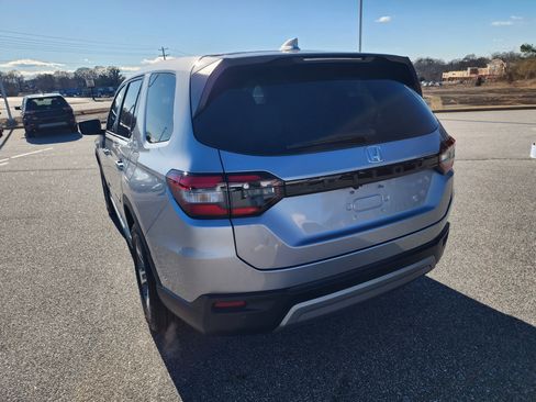 Certified 2025 Honda Pilot EX-L image 7