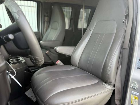 Used 2011 Chevrolet Express 3500 LS image 18