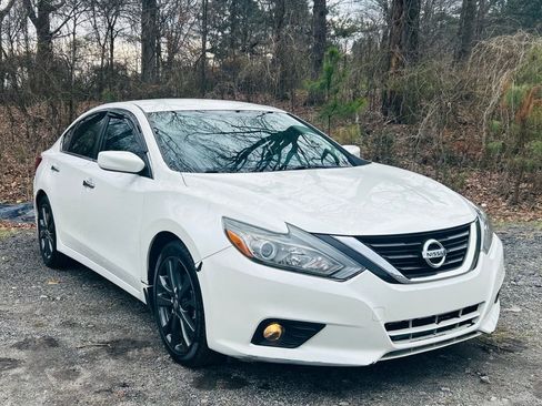 Used 2018 Nissan Altima 2.5 SR w/ SR Special Edition image 8
