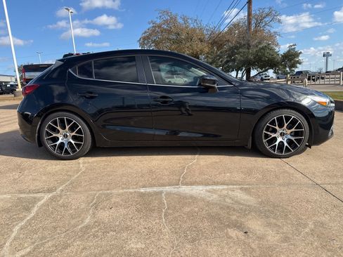 Used 2017 MAZDA MAZDA3 Touring image 8